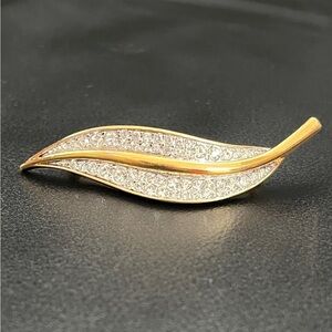 D’ORLAN Signed Vintage Brooch Leaf Design Gold Tone Metal Rhinestone Elegant